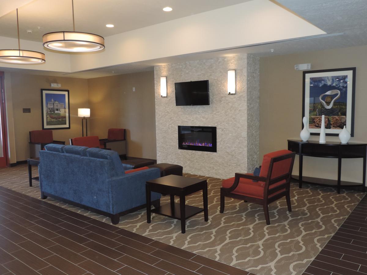 Heartland Inn And Suites Wheatland 外观 照片