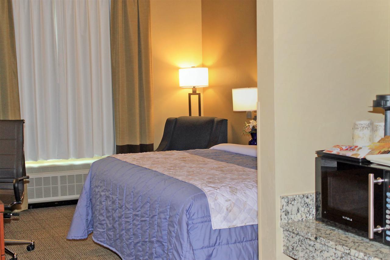 Heartland Inn And Suites Wheatland 外观 照片