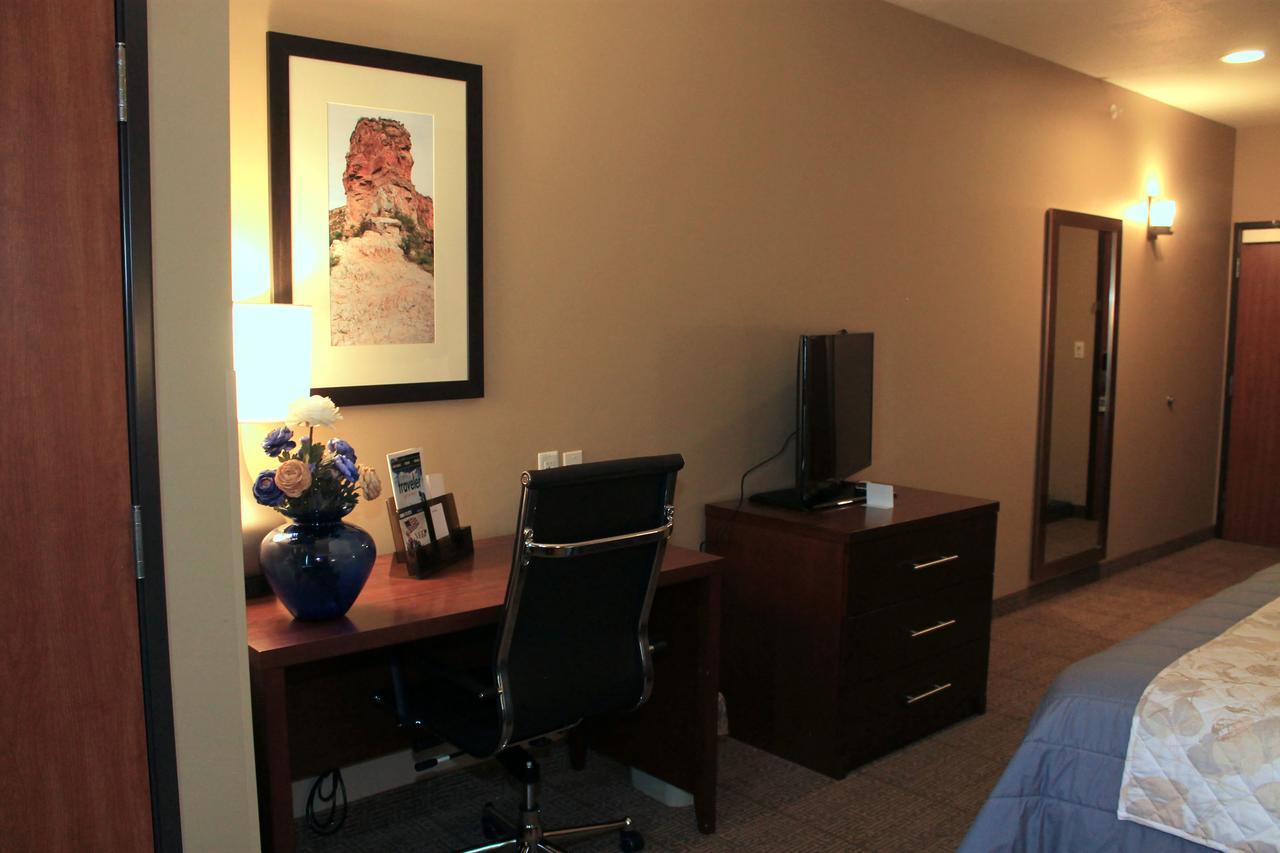 Heartland Inn And Suites Wheatland 外观 照片
