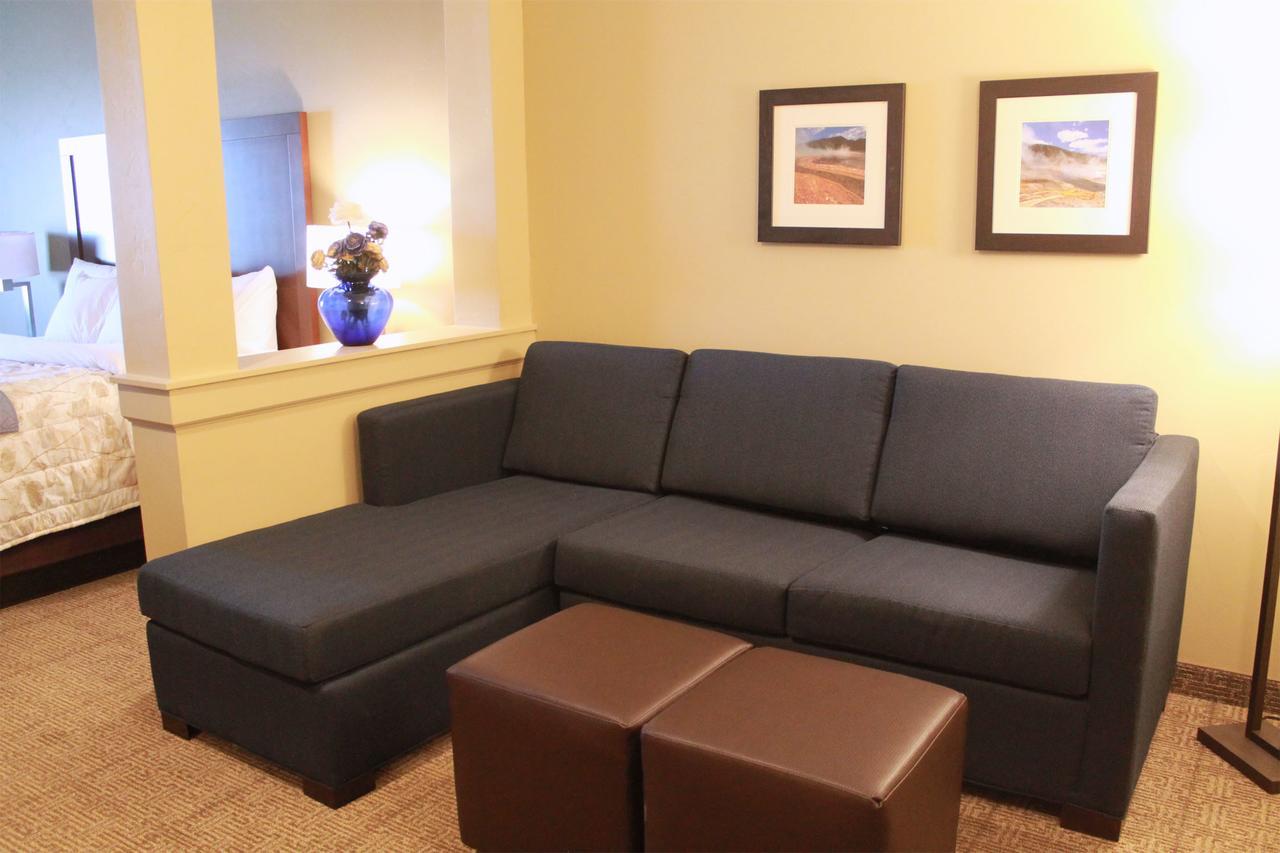 Heartland Inn And Suites Wheatland 外观 照片