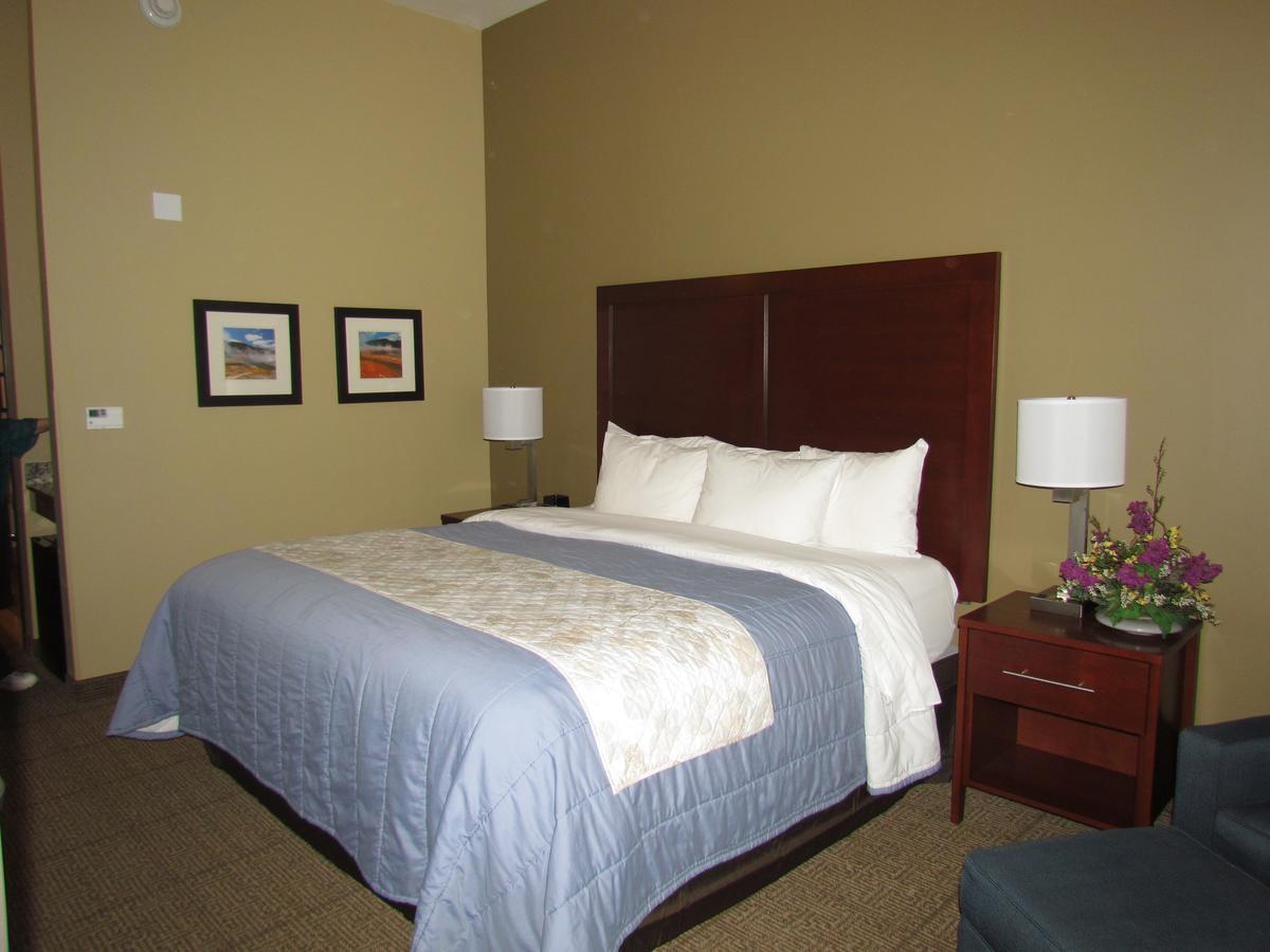 Heartland Inn And Suites Wheatland 外观 照片