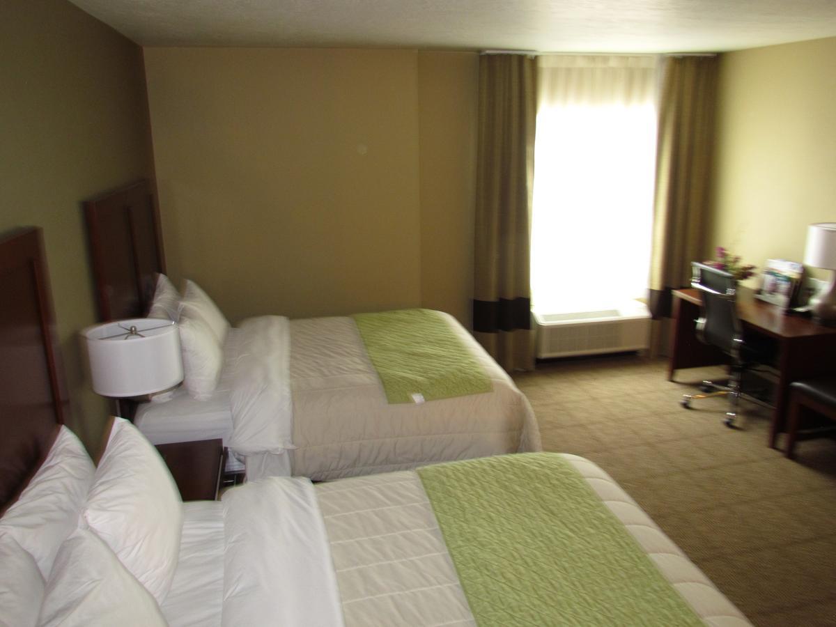 Heartland Inn And Suites Wheatland 外观 照片