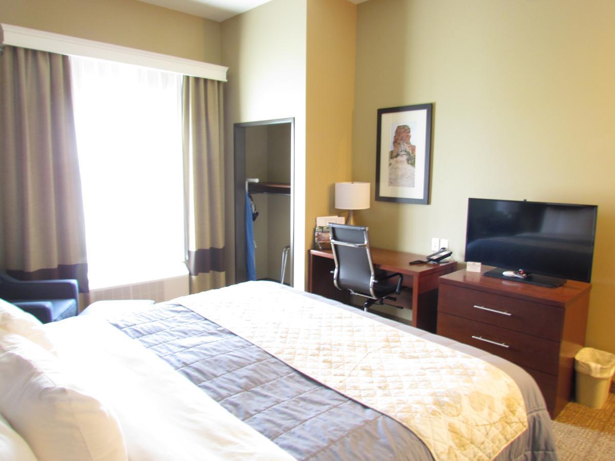 Heartland Inn And Suites Wheatland 外观 照片
